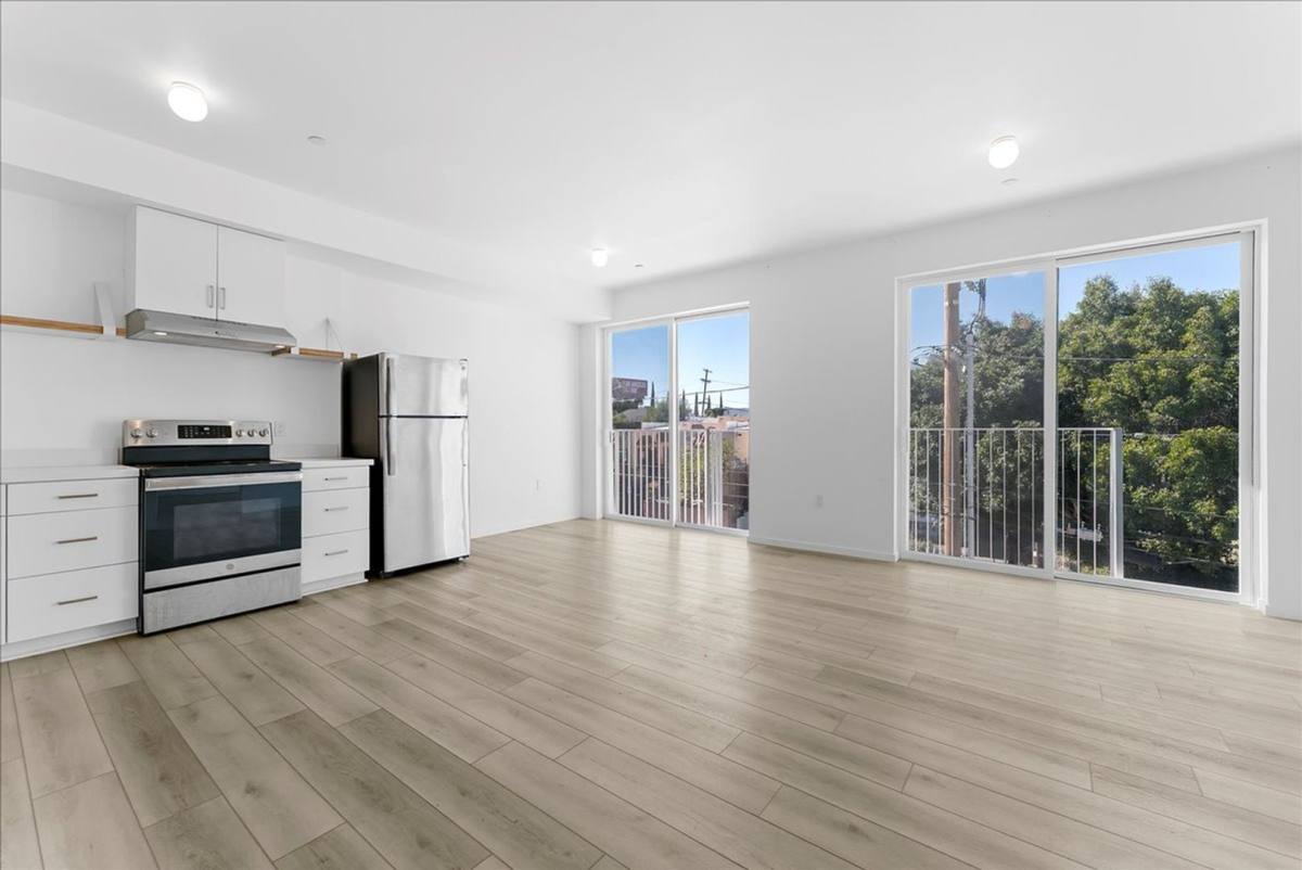 Apartment for rent at 636 N Juanita Ave #205, Los Angeles, CA 90004