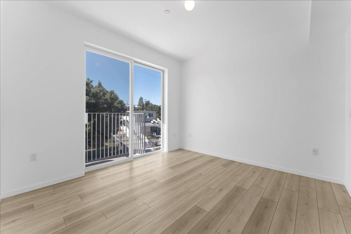 Apartment for rent at 636 N Juanita Ave #205, Los Angeles, CA 90004