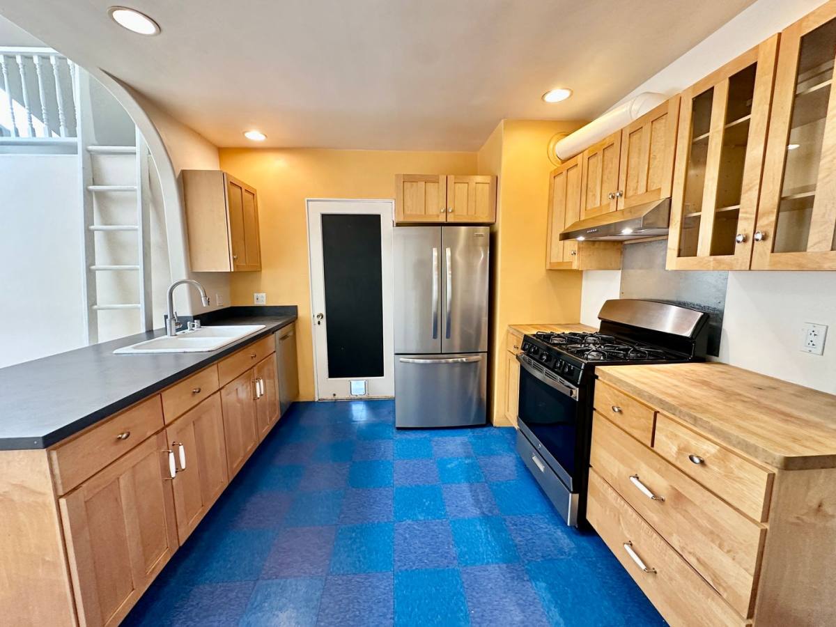 House for rent at 11 Hillview Ave, San Rafael, CA 94901