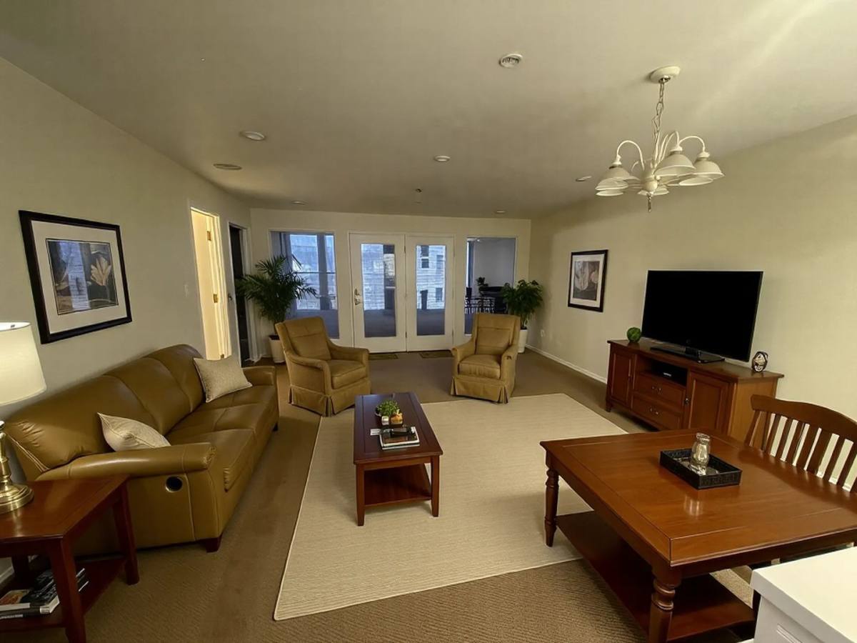 Apartment for rent at 200 Golf View Dr, Branson, MO 65616