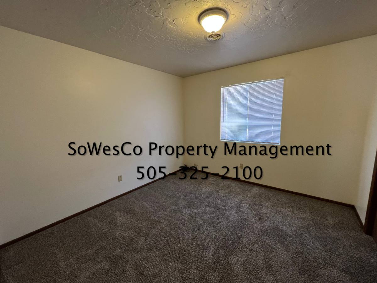 House for rent at 824 Vine Ave, Farmington, NM 87401