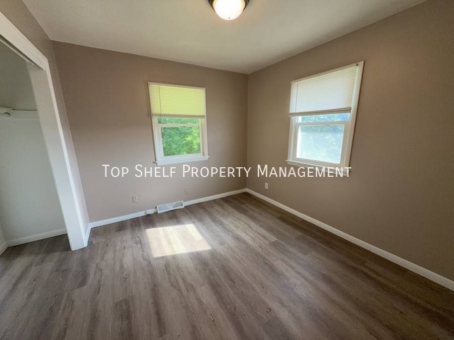Apartment for rent at 2425 Welbeck Rd, Des Moines, IA 50310