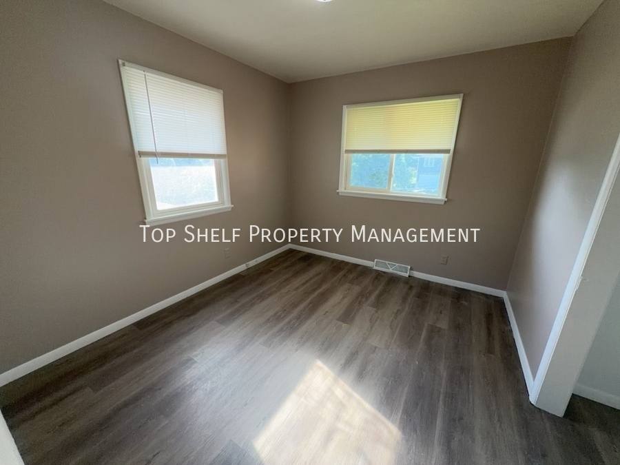 Apartment for rent at 2425 Welbeck Rd, Des Moines, IA 50310