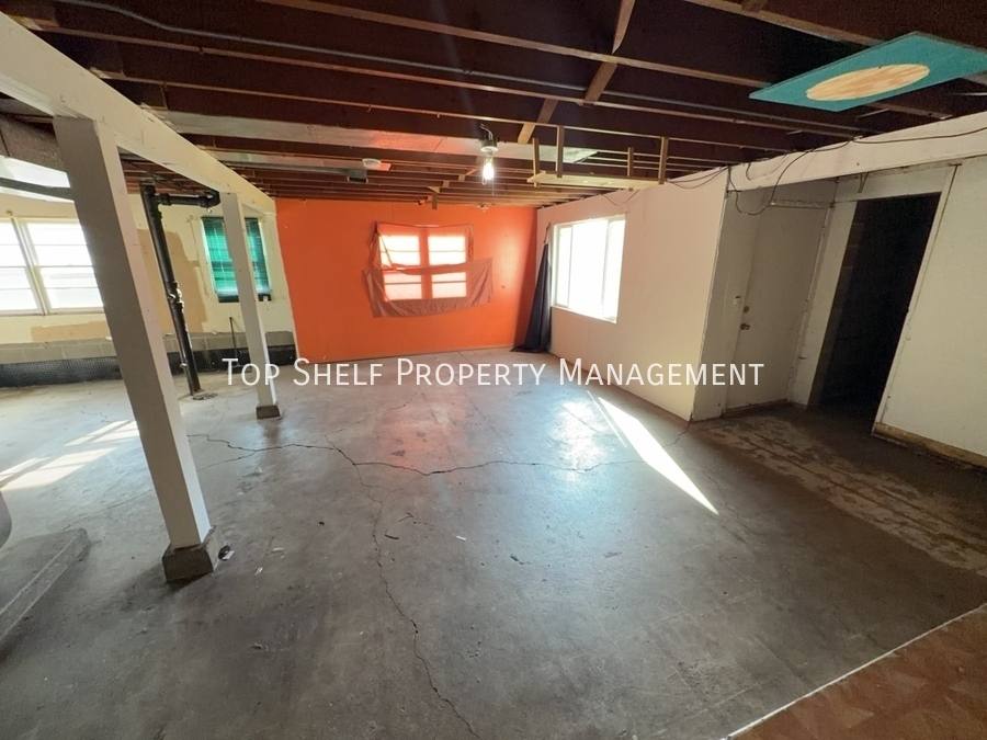 Apartment for rent at 2425 Welbeck Rd, Des Moines, IA 50310