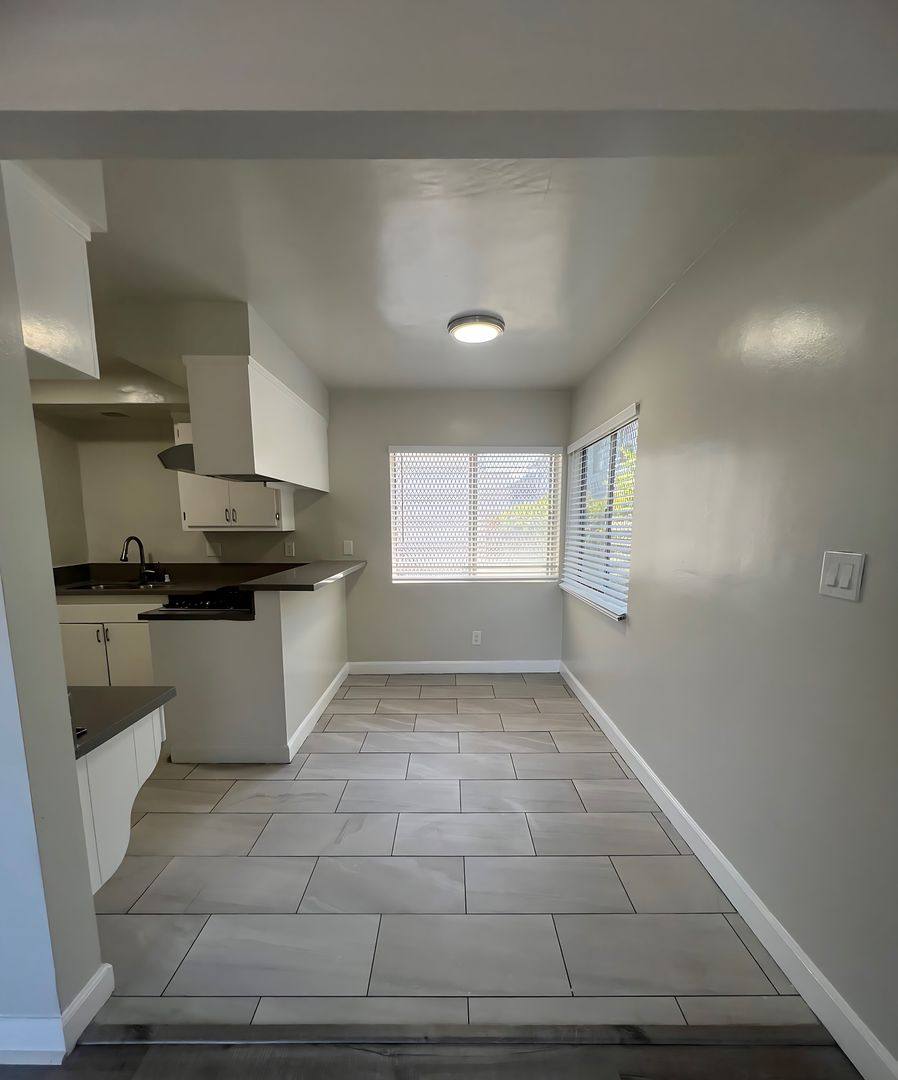 Apartment for rent at 212 W Plymouth St, Inglewood, CA 90302
