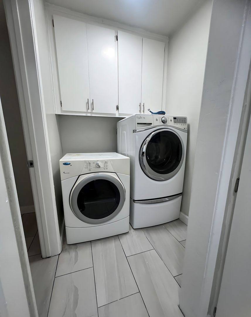 Apartment for rent at 212 W Plymouth St, Inglewood, CA 90302