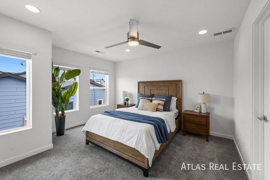 Townhouse for rent at 1393 N Akron St, Aurora, CO 80010