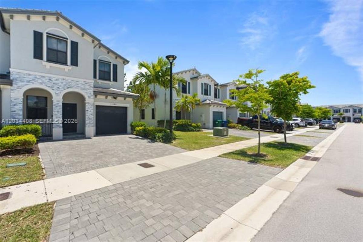 Townhouse for rent at 13386 SW 287th St, Homestead, FL 33033