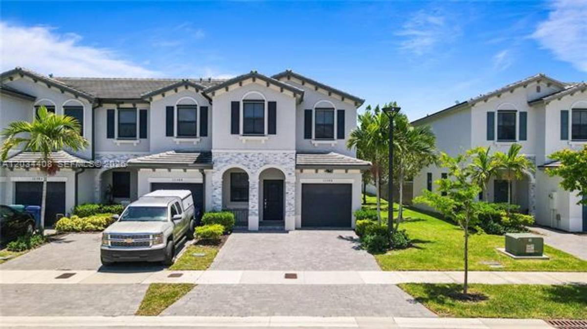 Townhouse for rent at 13386 SW 287th St, Homestead, FL 33033