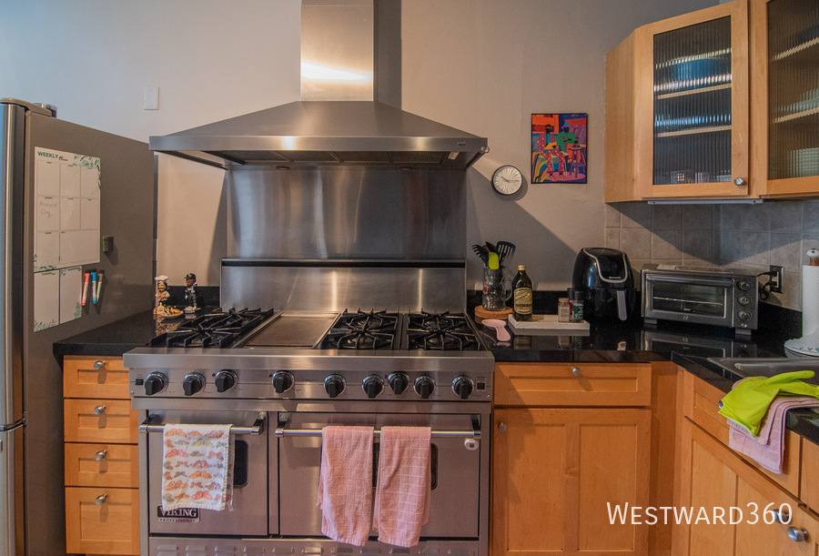 Apartment for rent at 3707 N Bosworth Ave #2, Chicago, IL 60613