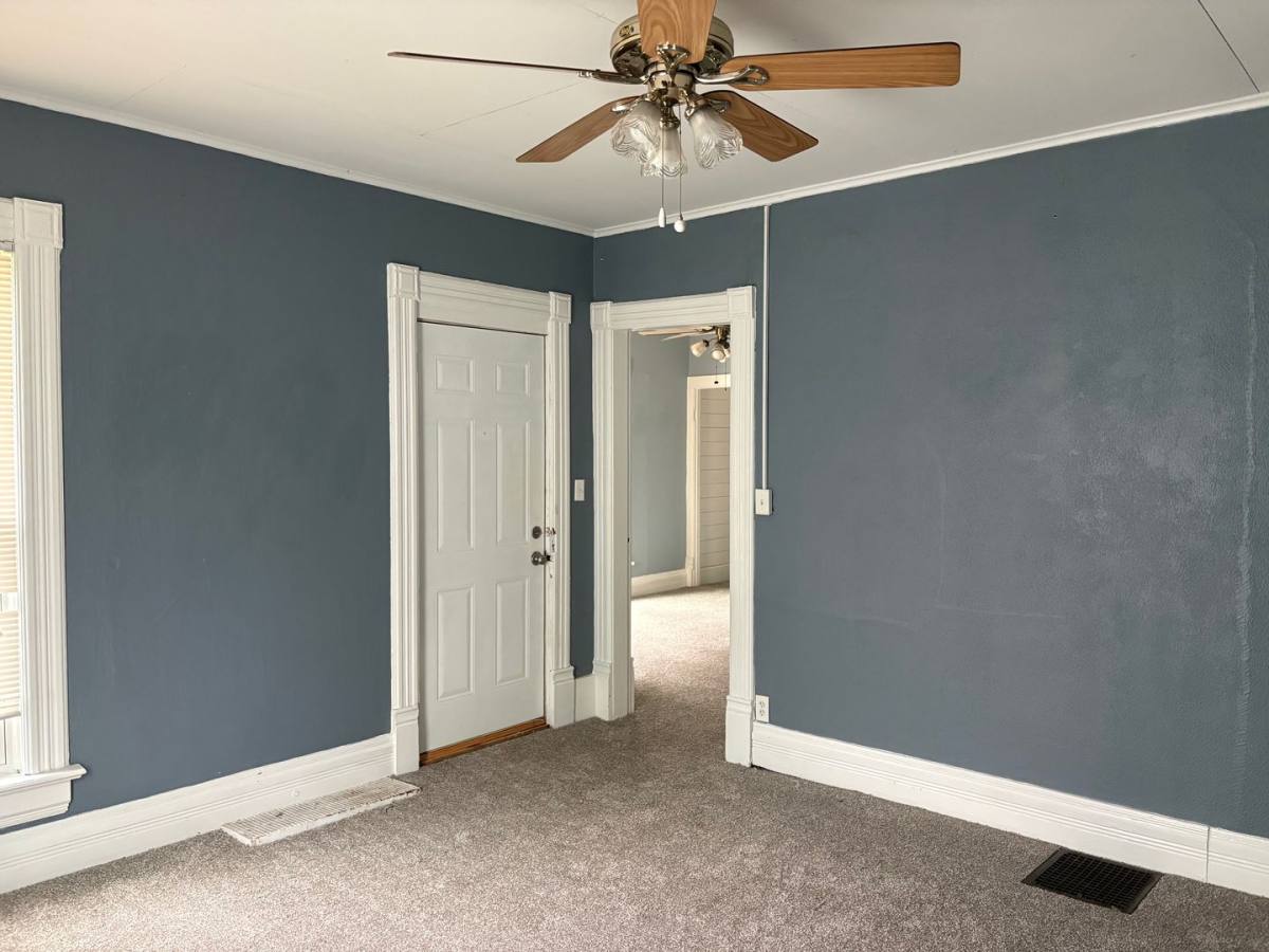 Apartment for rent at 127 & 129 E Walnut St, Marion, OH 43302