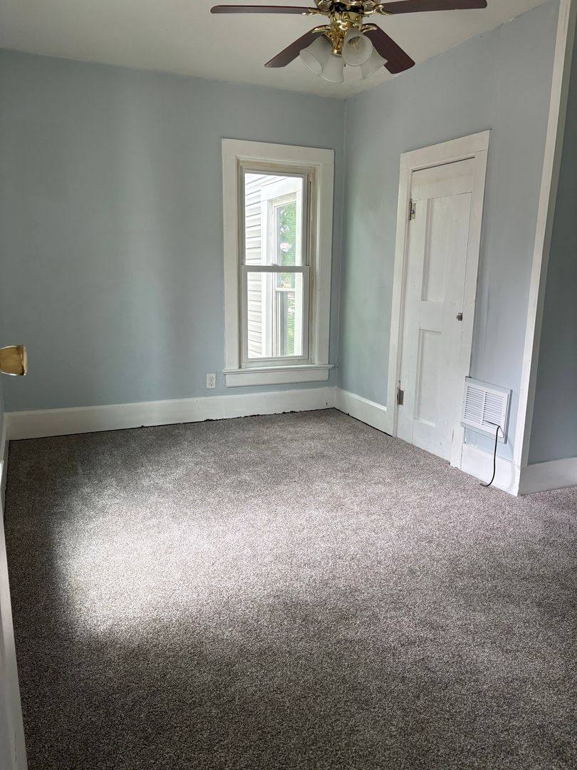 Apartment for rent at 127 & 129 E Walnut St, Marion, OH 43302