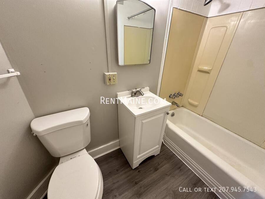 Apartment for rent at 266 Center St #4, Bangor, ME 04401