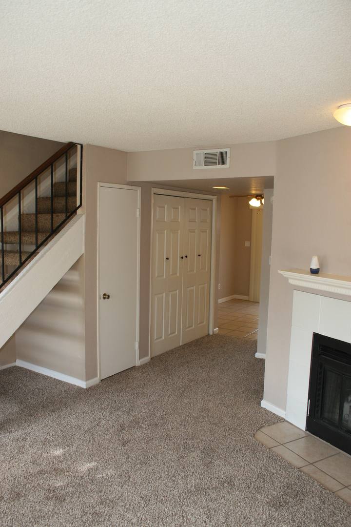 Townhouse for rent at 4600 Beechwood St, Bakersfield, CA 93309