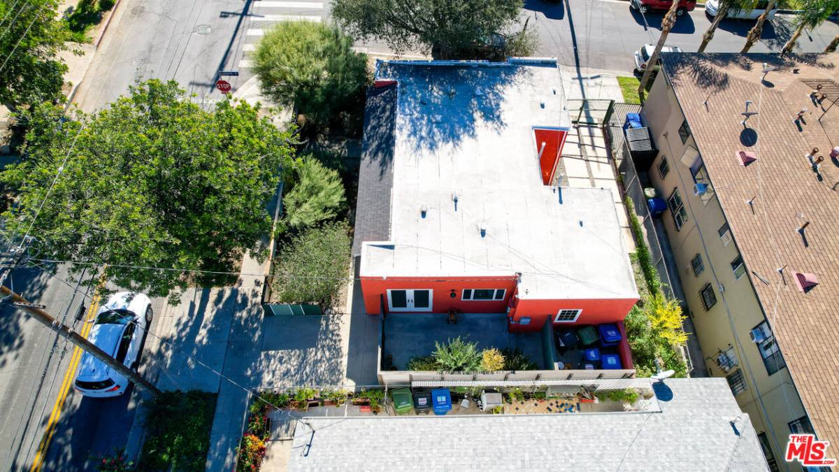 Apartment for rent at 951 N Hoover St #951, Los Angeles, CA 90029