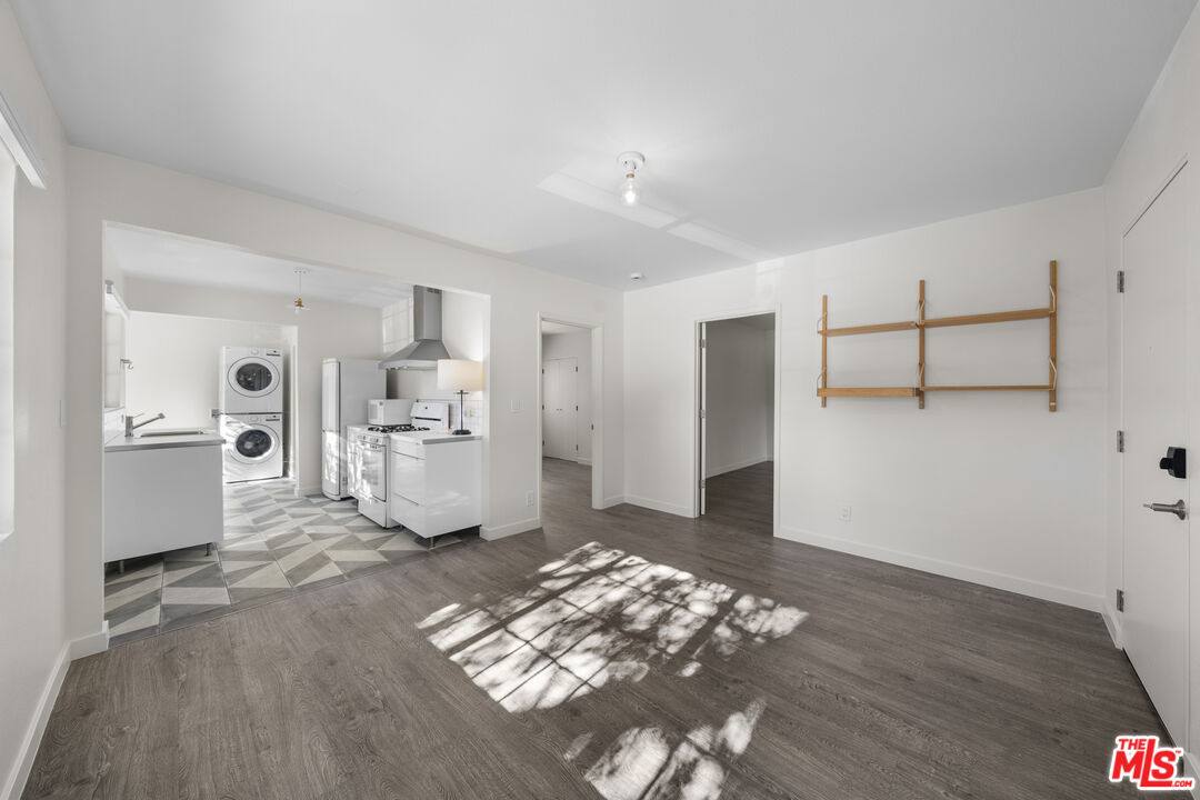 Apartment for rent at 951 N Hoover St #951, Los Angeles, CA 90029