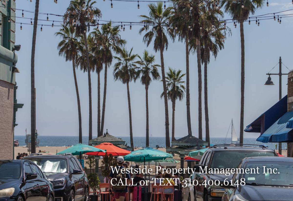 Apartment for rent at 40 Sunset Ave #40 1 4, Venice, CA 90291
