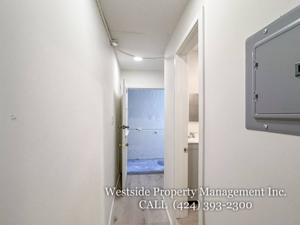 Apartment for rent at 40 Sunset Ave #40 1 4, Venice, CA 90291