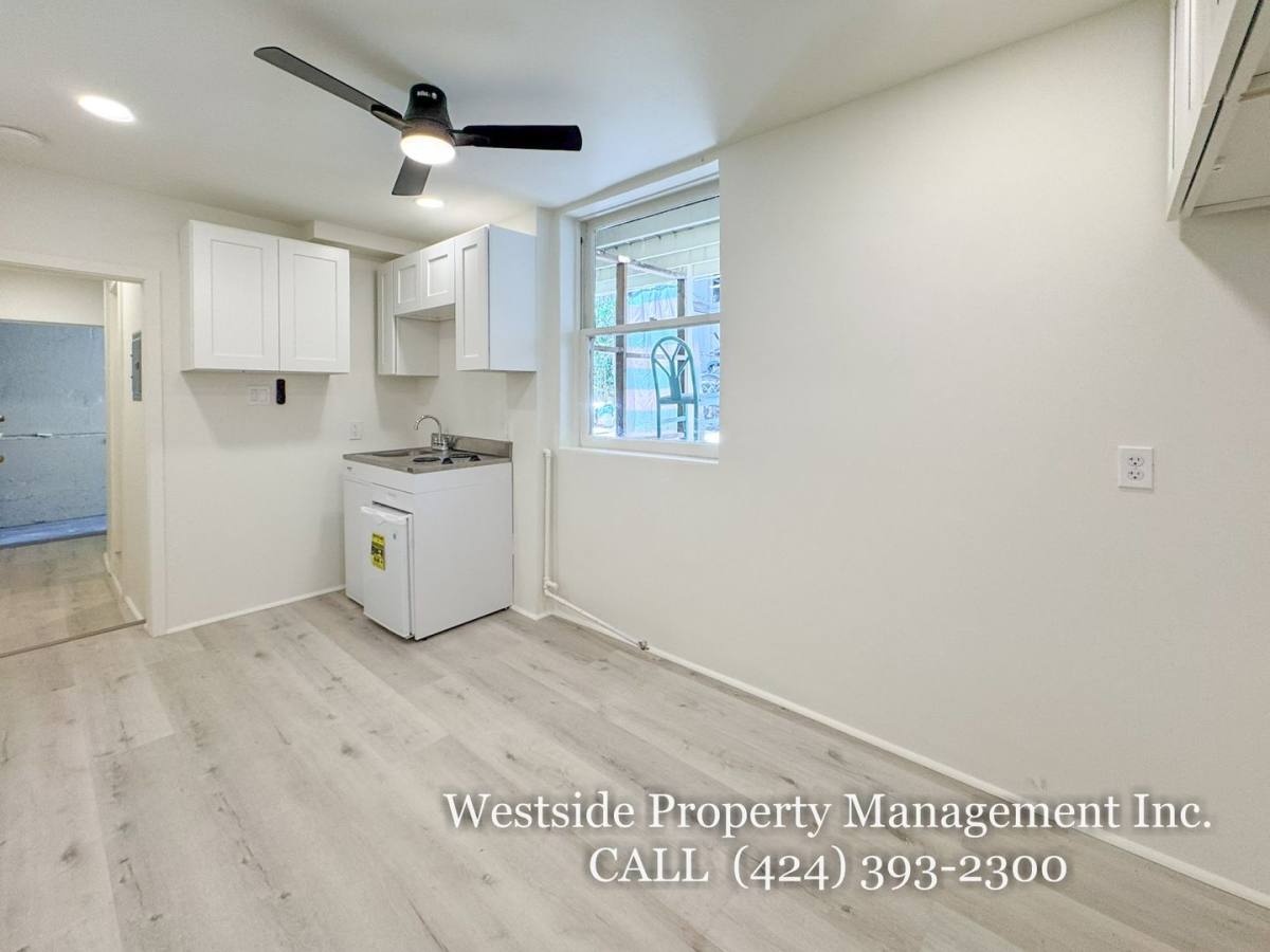 Apartment for rent at 40 Sunset Ave #40 1 4, Venice, CA 90291