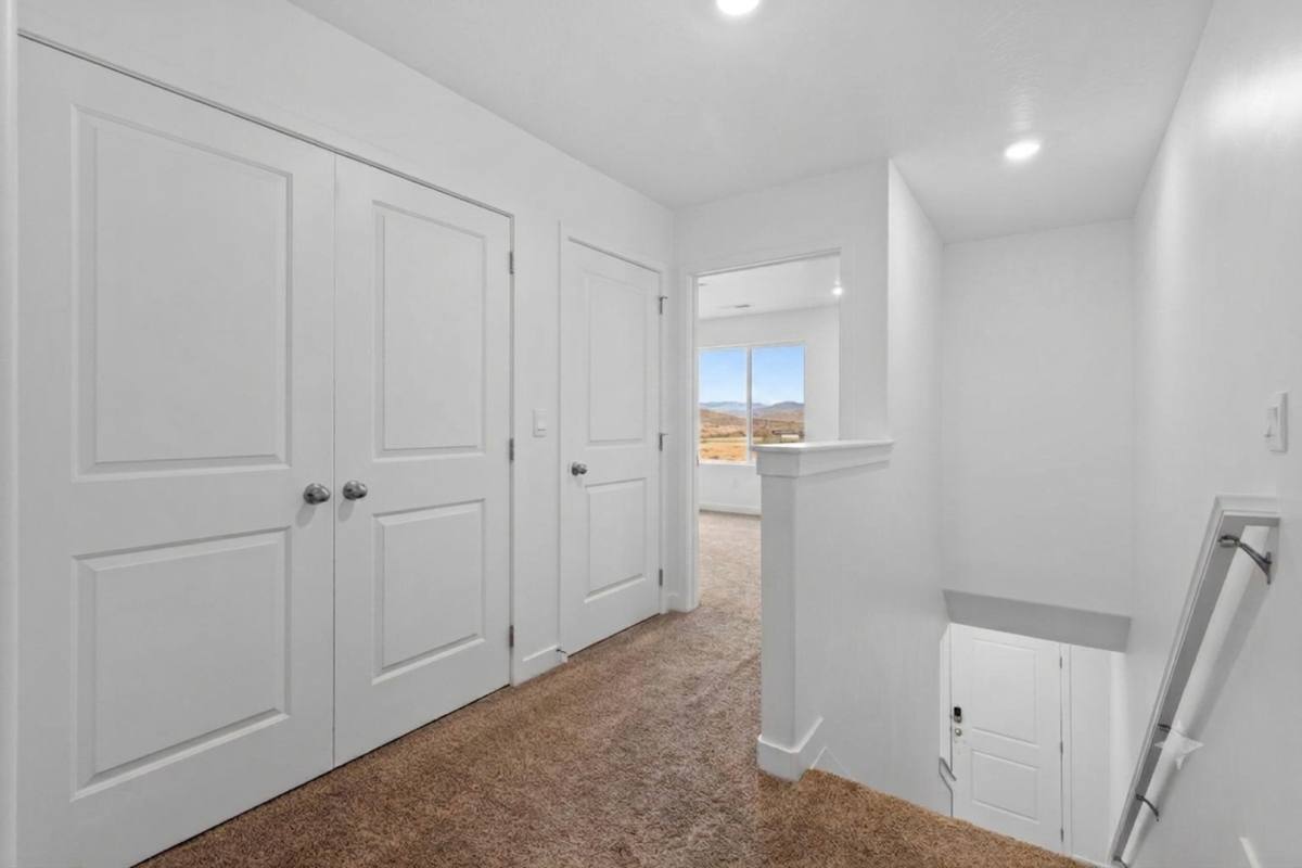 Townhouse for rent at 1365 S Pole Creek Lane, Washington, UT 84780