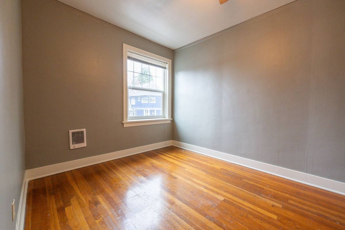 Apartment for rent at 1210 SE 20th, Portland, OR 97214