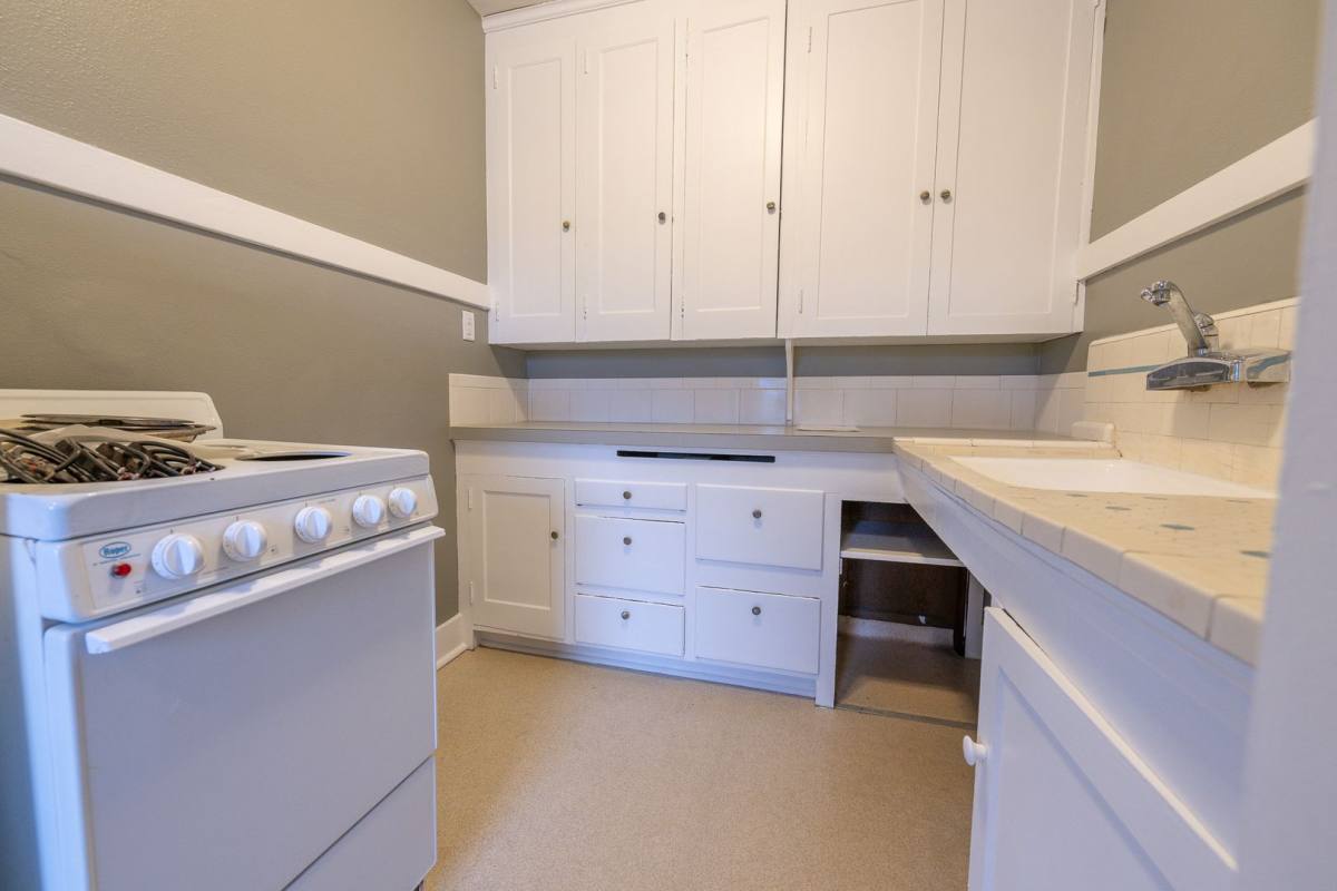 Apartment for rent at 1210 SE 20th, Portland, OR 97214