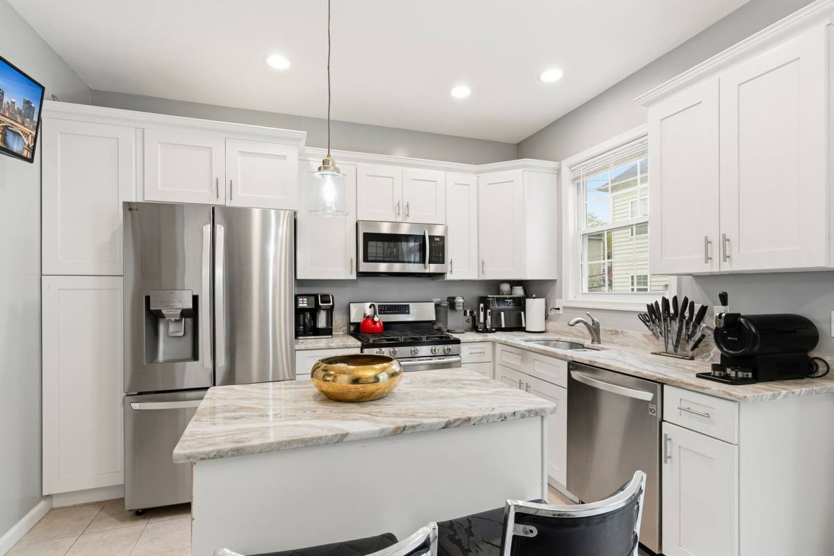 House for rent at 4285 S Capitol St SW, Washington, DC 20032