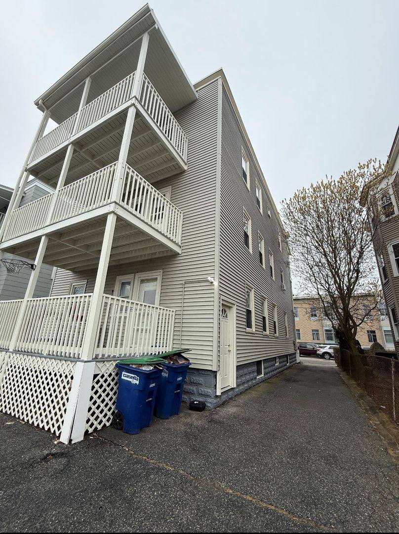 Apartment for rent at 39 Porter St, Somerville, MA 02143