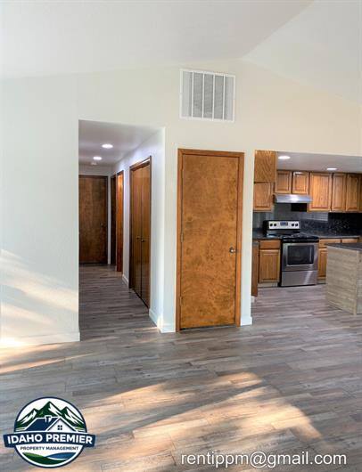 House for rent at 512 S Kearney Place, Meridian, ID 83642