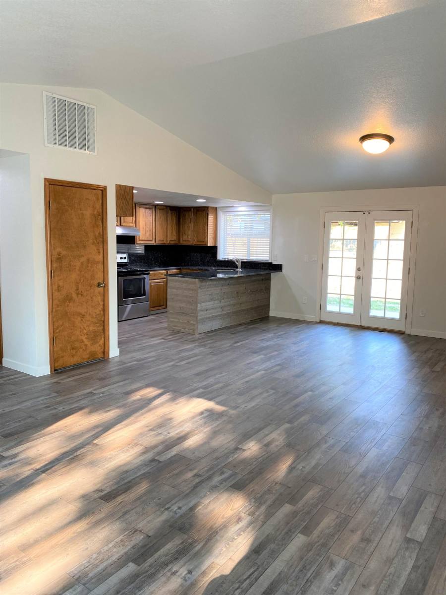 House for rent at 512 S Kearney Place, Meridian, ID 83642