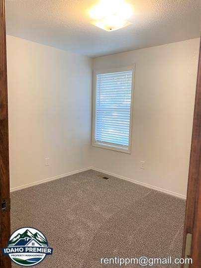 House for rent at 512 S Kearney Place, Meridian, ID 83642