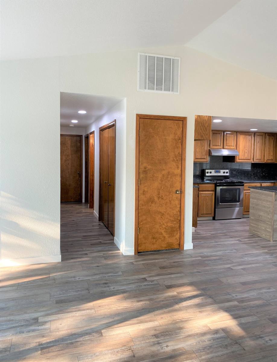 House for rent at 512 S Kearney Place, Meridian, ID 83642