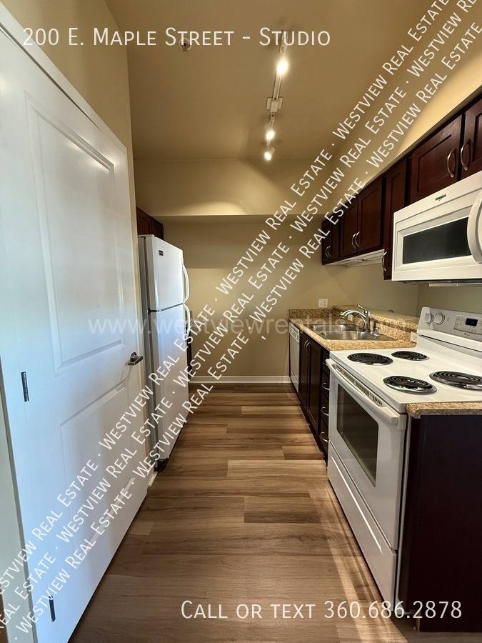 Apartment for rent at 200 E Maple St, Bellingham, WA 98225