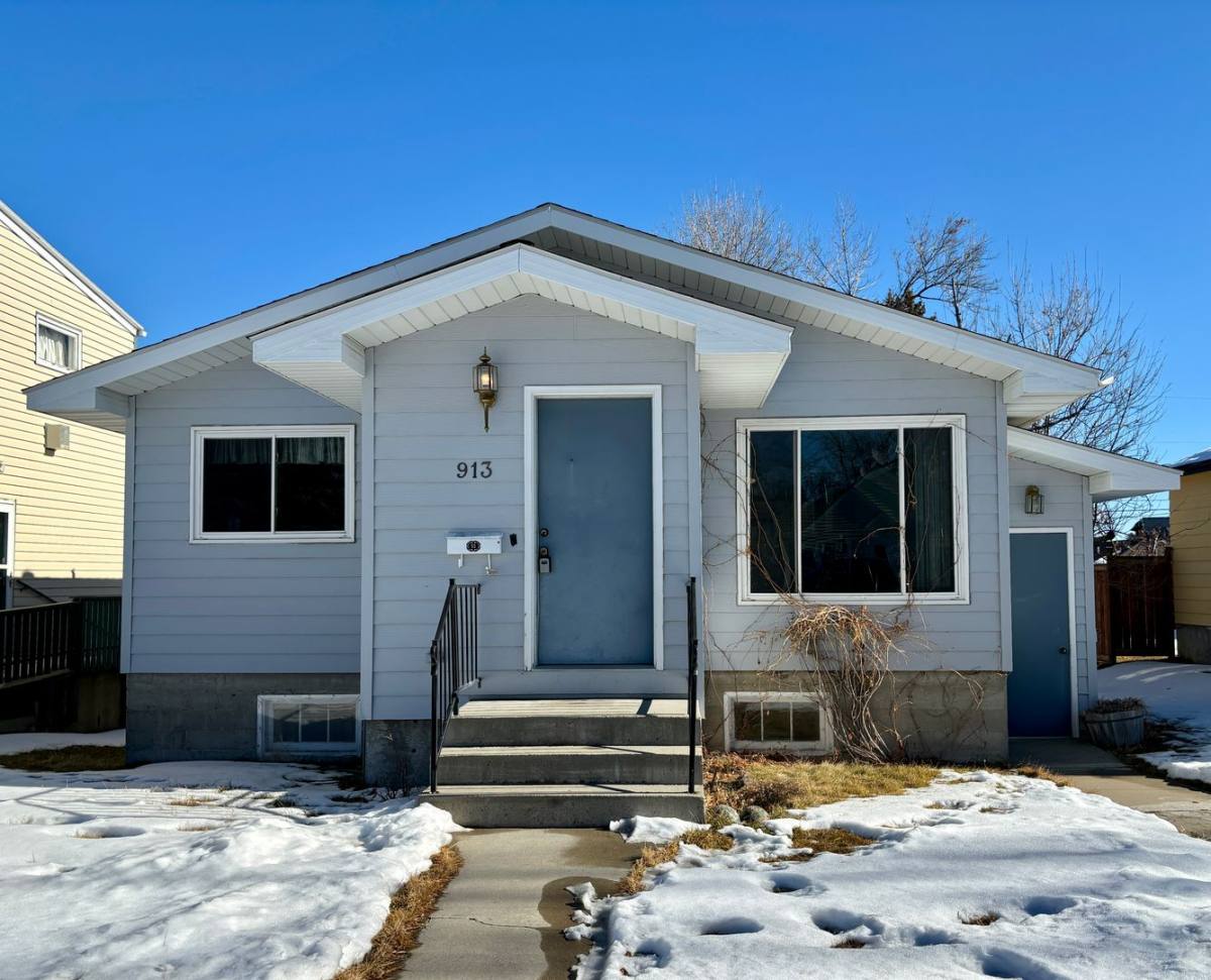 Apartment for rent at 913 N Park Ave, Helena, MT 59601