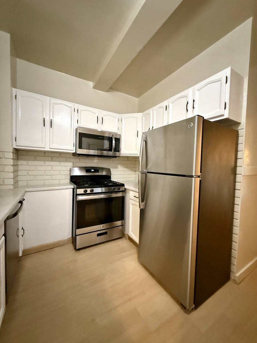 Apartment for rent at 1860 Jackson St #201, San Francisco, CA 94109