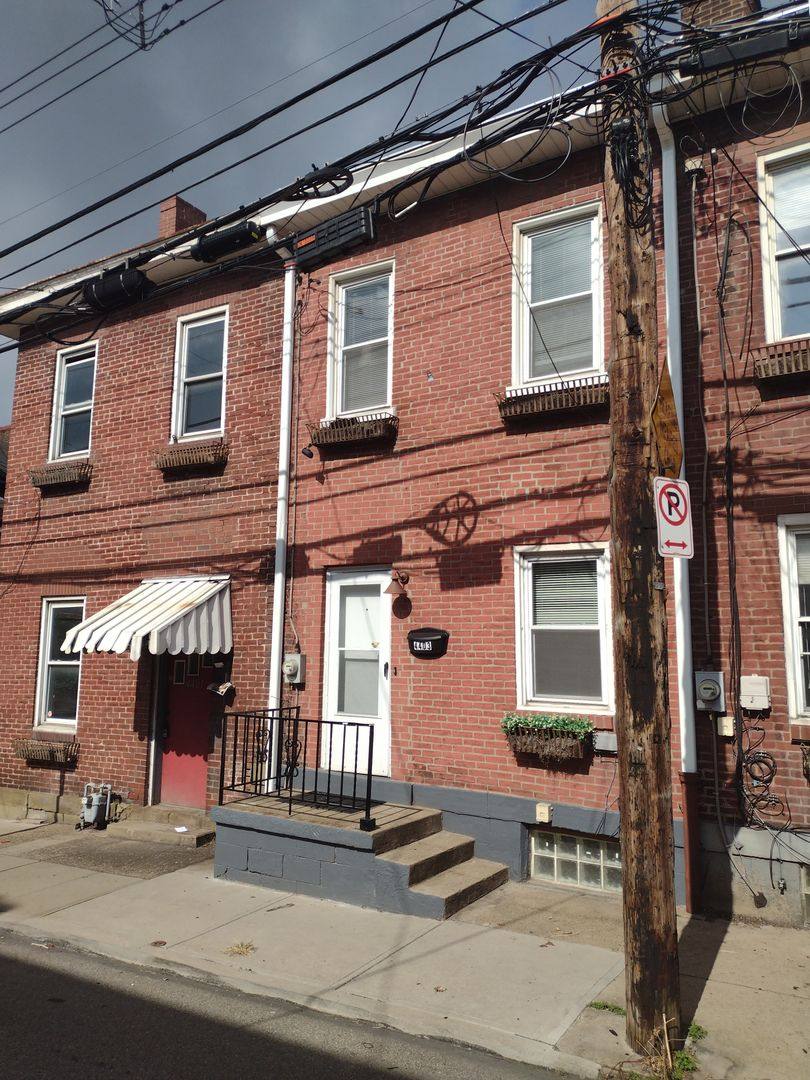 House for rent at 4403 Davison St, Pittsburgh, PA 15201