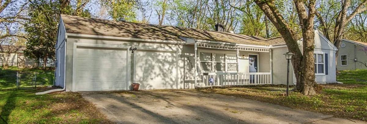 House for rent at 5215 Sterling Ave, Kansas City, MO 64133