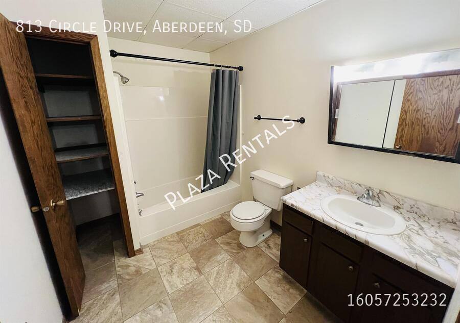 Apartment for rent at 505 S Washington St #4, Aberdeen, SD 57401