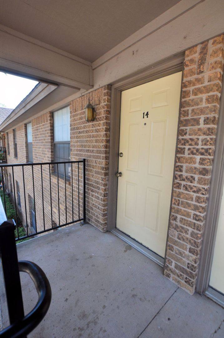 Apartment for rent at 511 W Oak #14, Weatherford, TX 76086