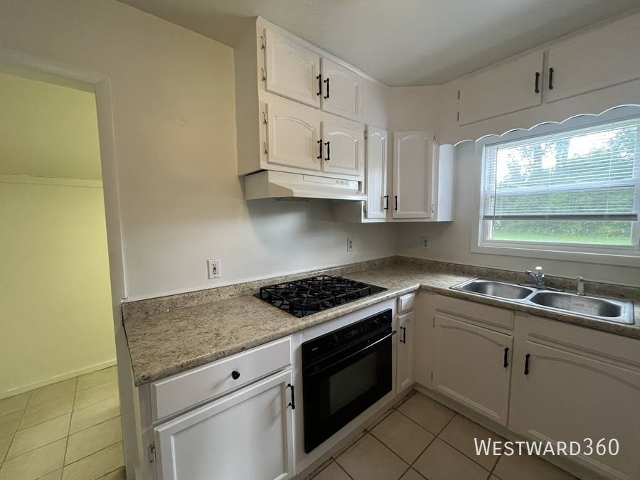 House for rent at 1104 Isabel Dr, Algonquin, IL 60102