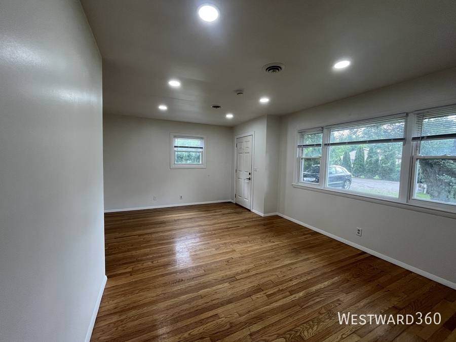 House for rent at 1104 Isabel Dr, Algonquin, IL 60102