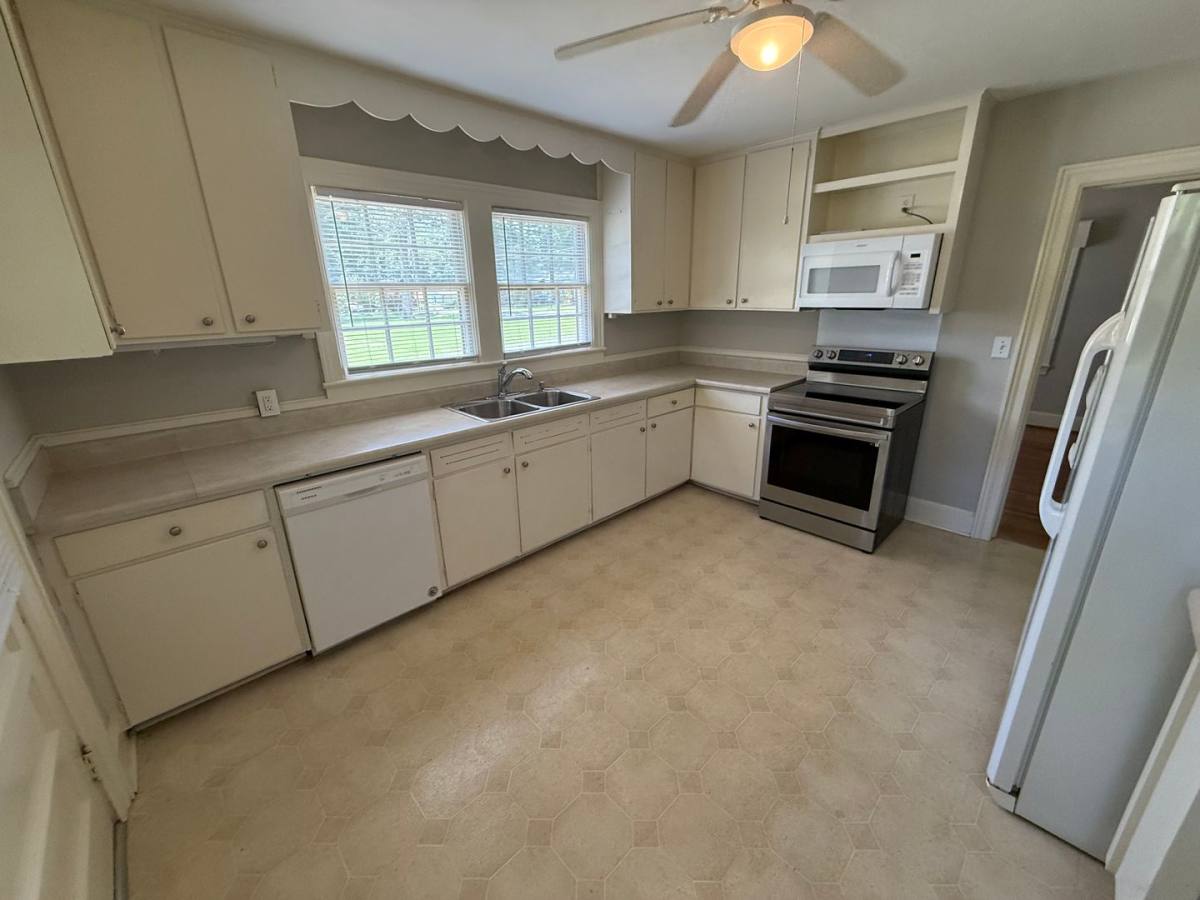 House for rent at 211 Dodd St NW, Rome, GA 30165