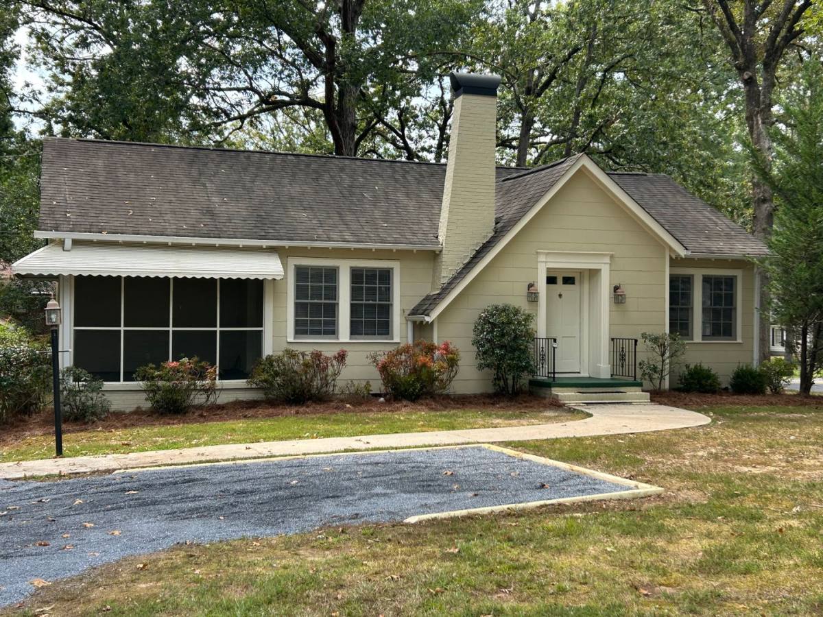 House for rent at 211 Dodd St NW, Rome, GA 30165