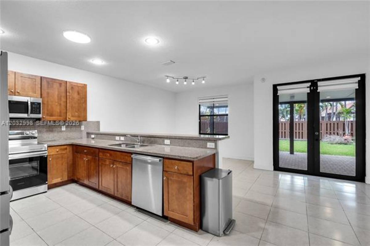 House for rent at 9925 NW 10th St, Miami, FL 33172