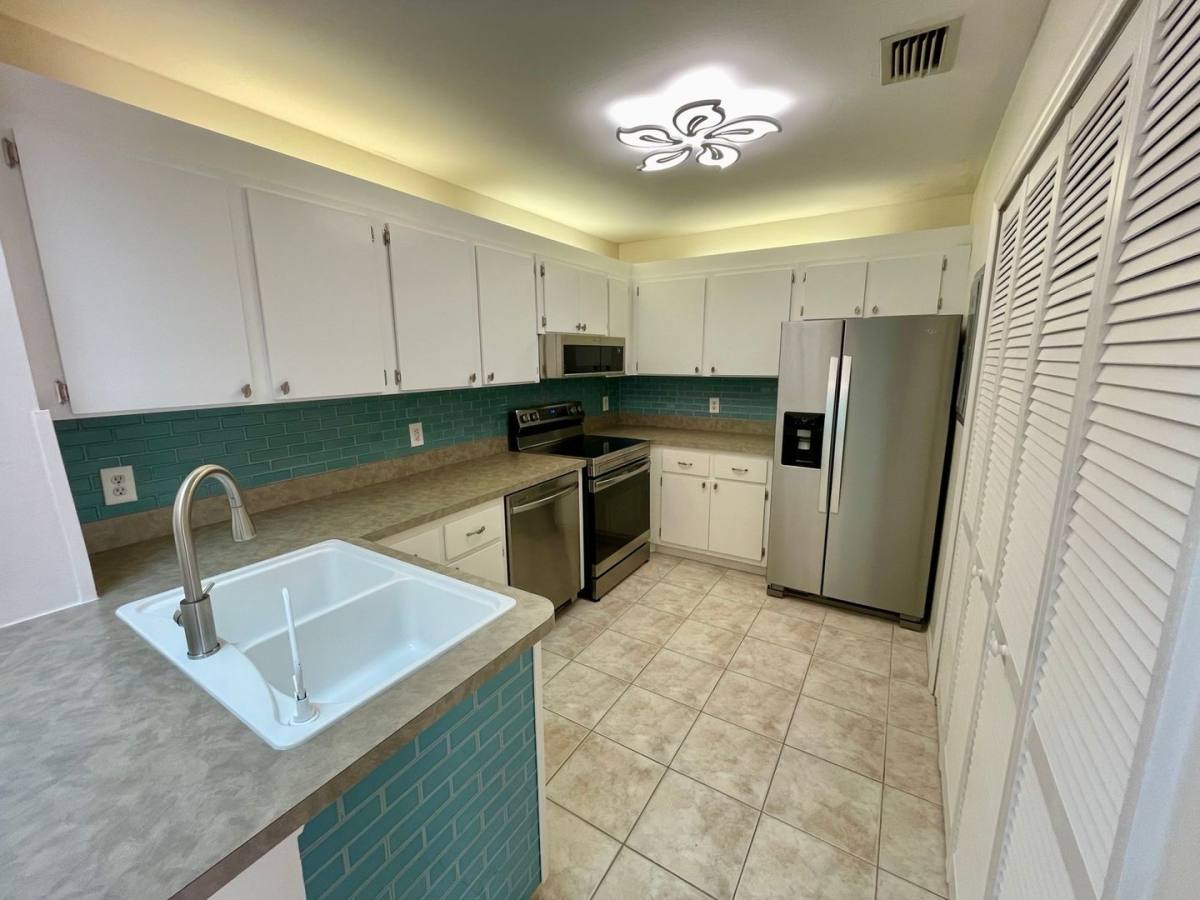 Apartment for rent at 3300 Loveland Blvd, Punta Gorda, FL 33980