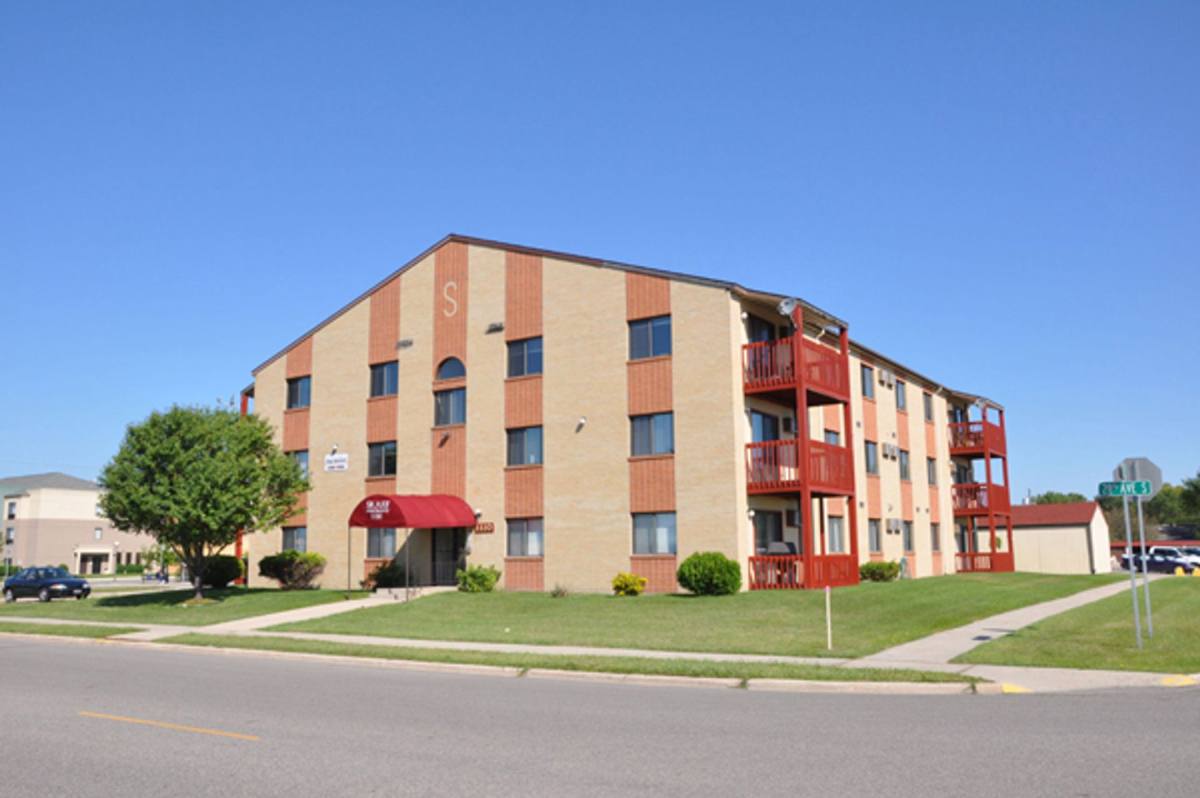 Apartment for rent at 1110 28th Ave S, Moorhead, MN 56560