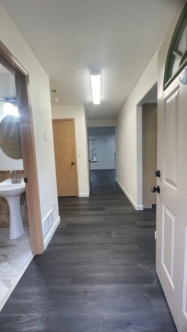 Townhouse for rent at 19324 22nd Ave SE, Bothell, WA 98012