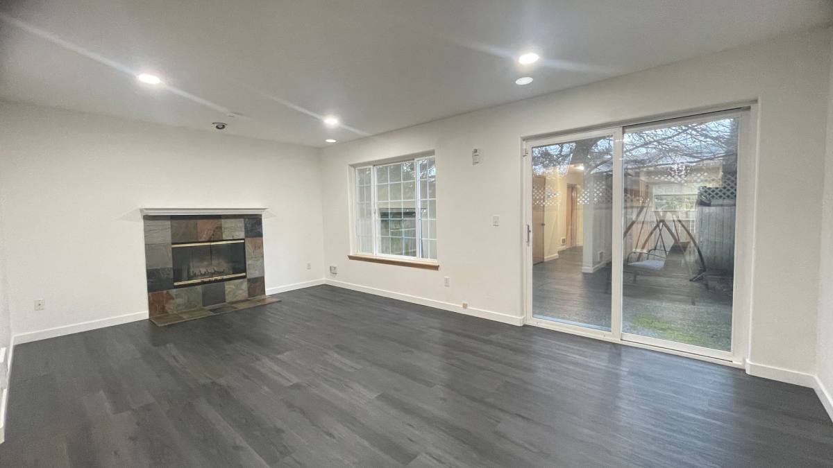Townhouse for rent at 19324 22nd Ave SE, Bothell, WA 98012