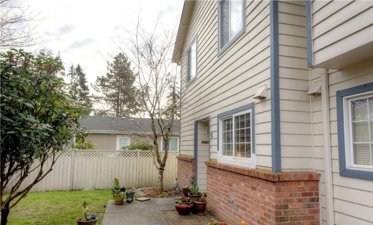 Townhouse for rent at 19324 22nd Ave SE, Bothell, WA 98012