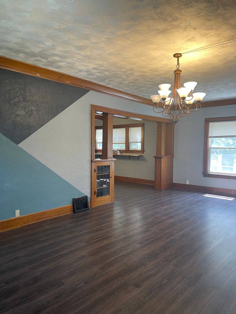 Apartment for rent at 1427 31st St, Des Moines, IA 50311